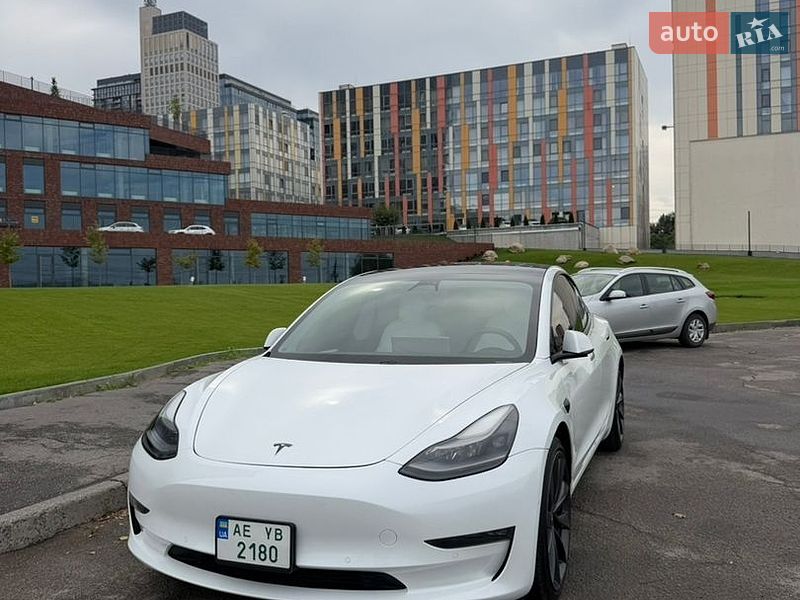 Седан Tesla Model 3 2021 в Днепре