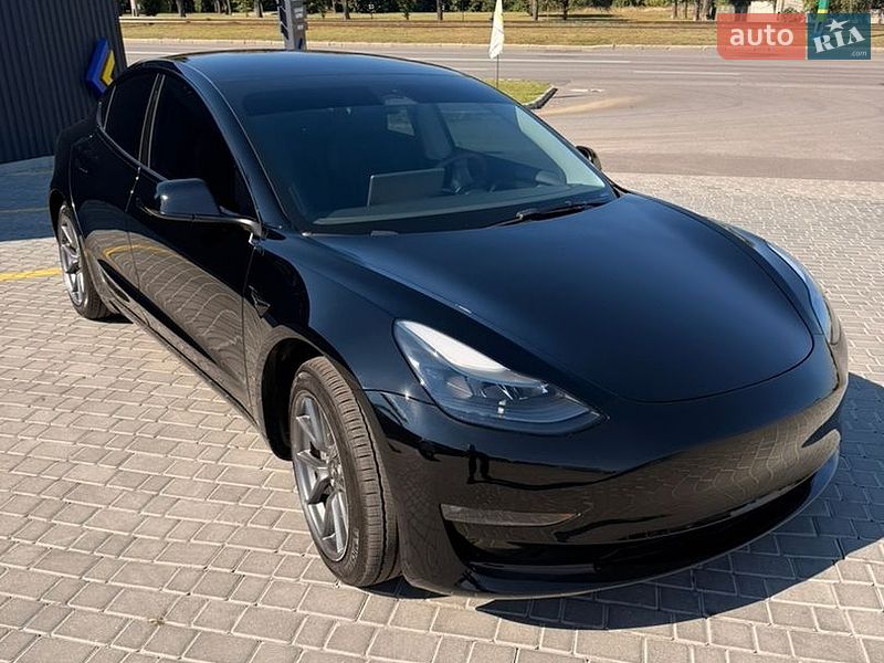 Седан Tesla Model 3 2023 в Харькове