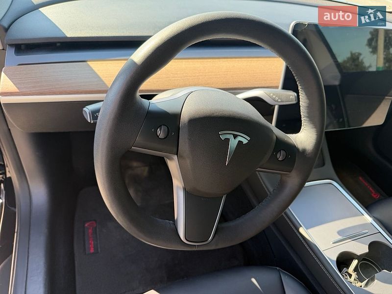 Седан Tesla Model 3 2023 в Харькове