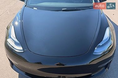 Седан Tesla Model 3 2023 в Харькове