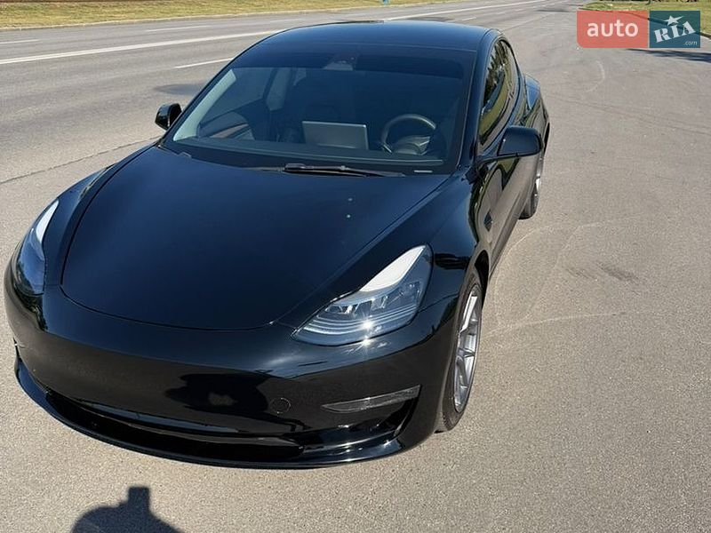 Седан Tesla Model 3 2023 в Харькове