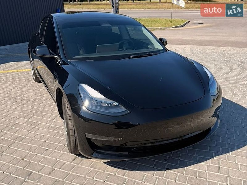 Седан Tesla Model 3 2023 в Харькове