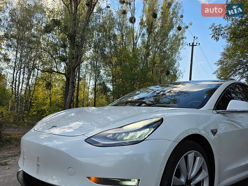 Седан Tesla Model 3 2019 в Ковелі