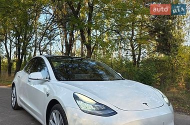 Седан Tesla Model 3 2019 в Ковелі