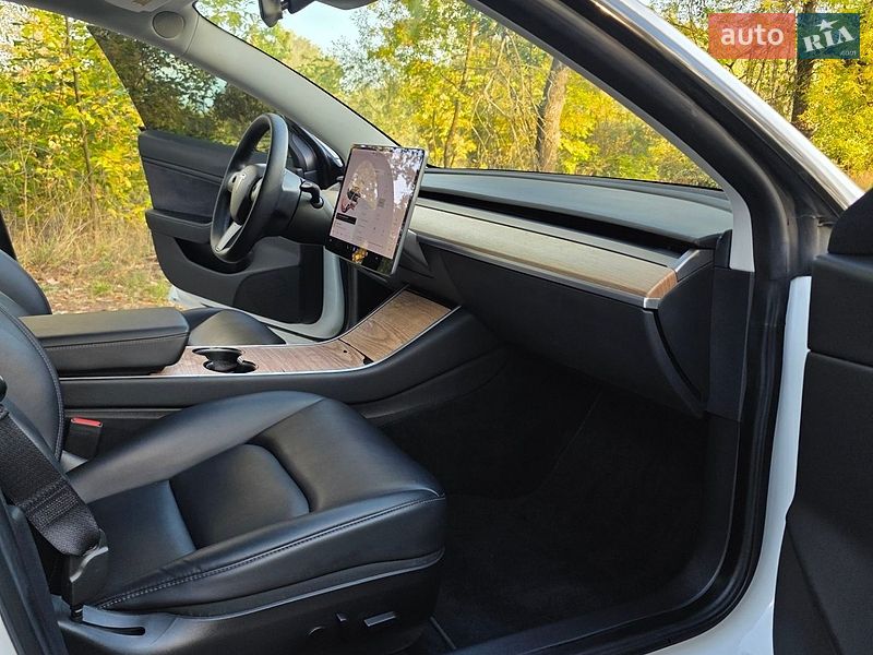 Седан Tesla Model 3 2019 в Ковелі