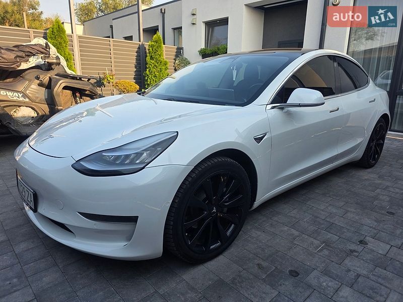Седан Tesla Model 3 2020 в Дніпрі