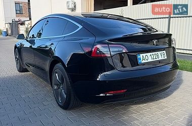Седан Tesla Model 3 2018 в Ужгороде