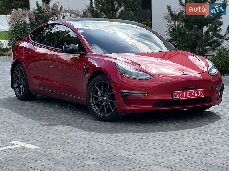 Tesla Model 3 2022