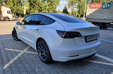 Седан Tesla Model 3 2022 в Житомирі