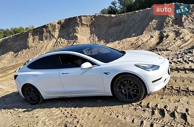 Седан Tesla Model 3 2019 в Днепре