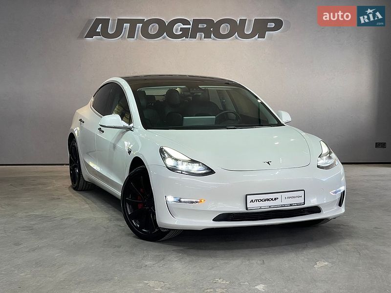 Седан Tesla Model 3 2020 в Одессе