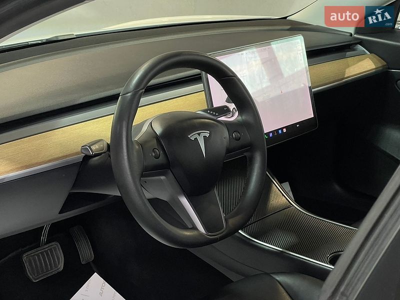 Седан Tesla Model 3 2020 в Одессе
