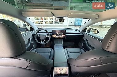 Седан Tesla Model 3 2024 в Кам'янському