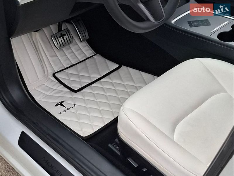 Седан Tesla Model 3 2021 в Харькове