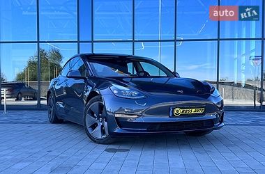Седан Tesla Model 3 2022 в Львове