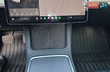 Седан Tesla Model 3 2021 в Киверцах