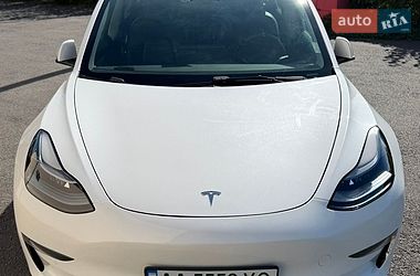Седан Tesla Model 3 2022 в Киеве