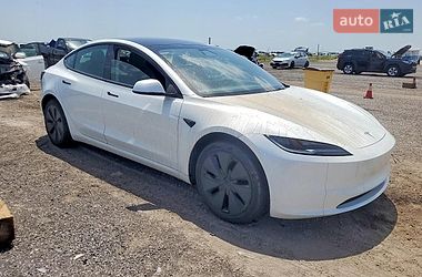 Седан Tesla Model 3 2024 в Львові