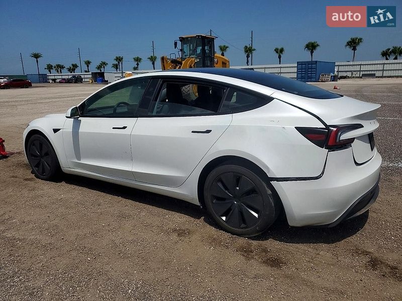 Седан Tesla Model 3 2024 в Львові