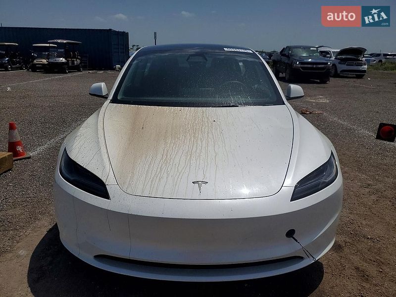 Седан Tesla Model 3 2024 в Львові