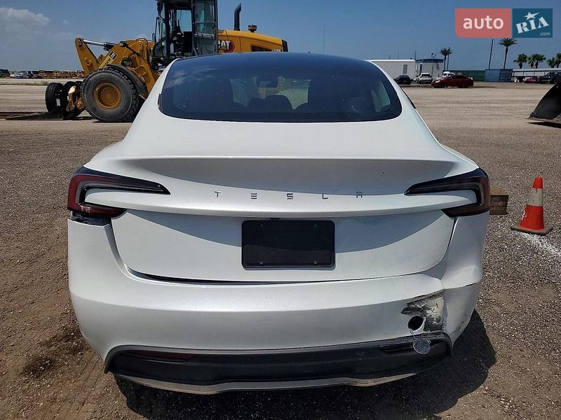 Седан Tesla Model 3 2024 в Львові