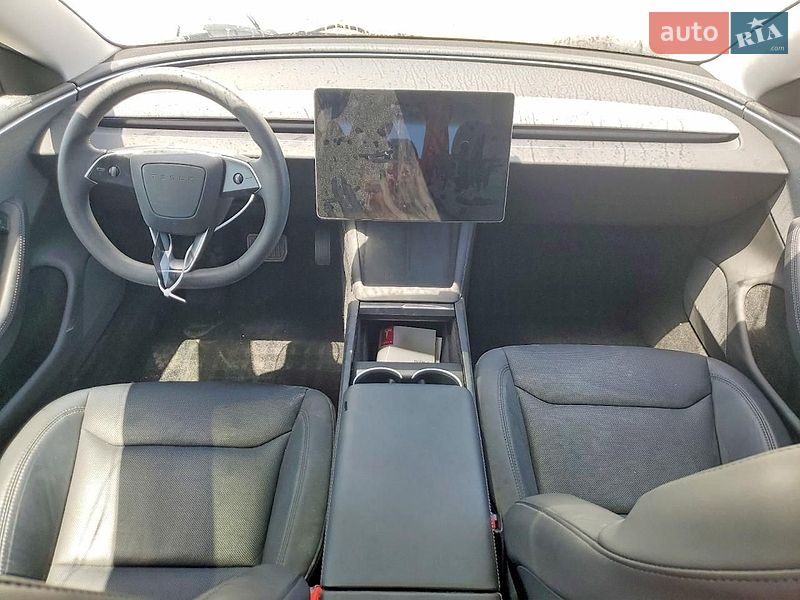 Седан Tesla Model 3 2024 в Львові