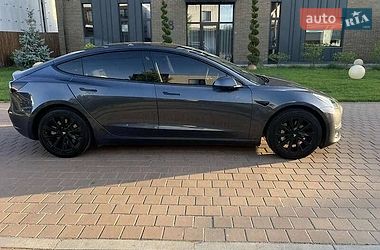 Седан Tesla Model 3 2022 в Киеве