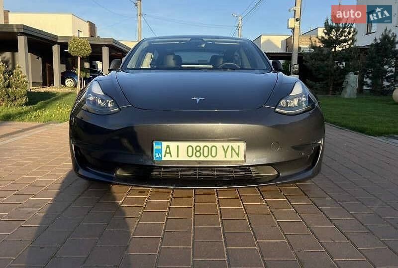 Седан Tesla Model 3 2022 в Киеве