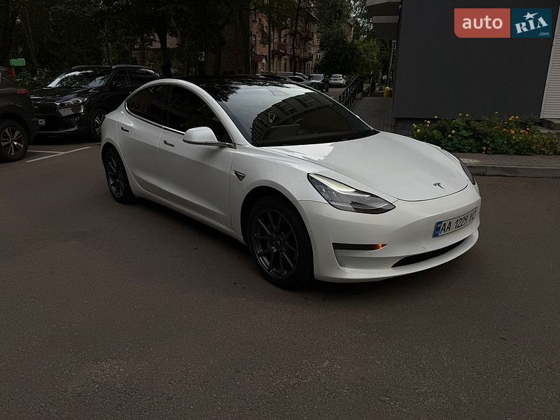 Tesla Model 3 2019