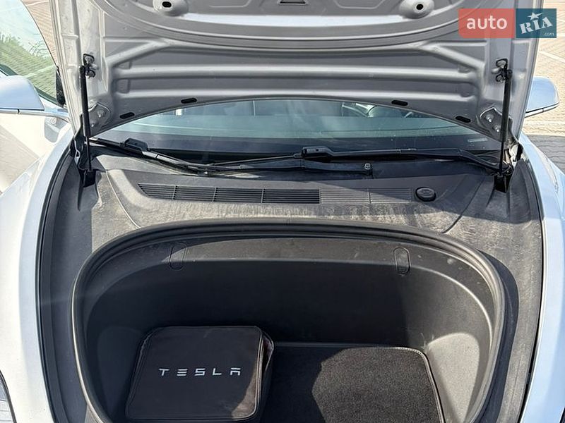 Седан Tesla Model 3 2018 в Черновцах фото 14 Седан Tesla Model 3 2018 в Черновцах