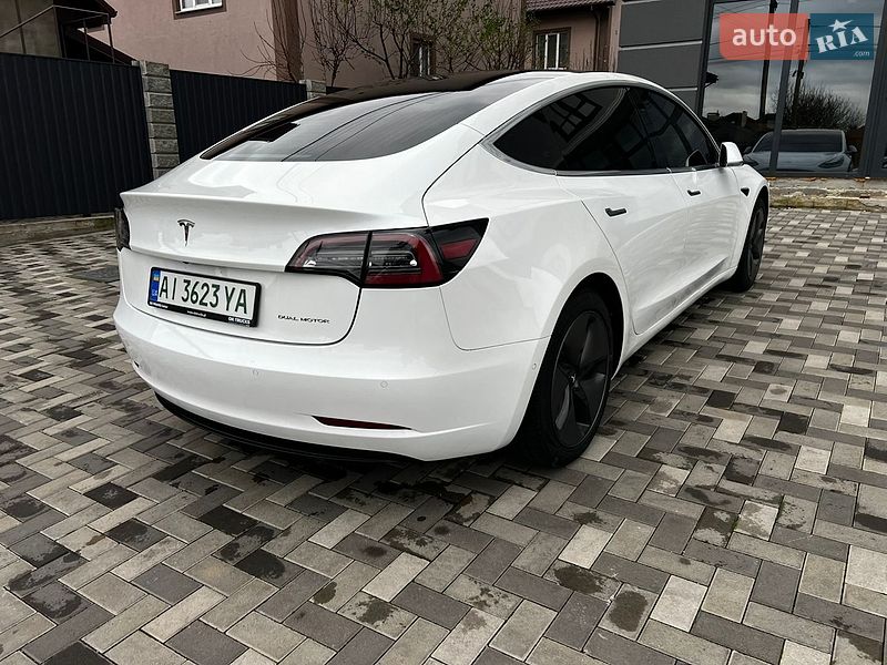 Седан Tesla Model 3 2019 в Києві