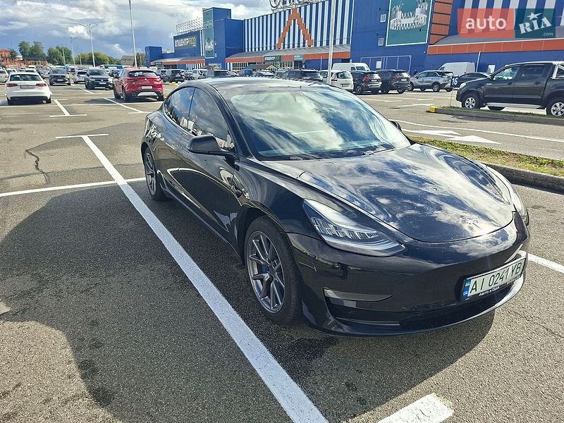 Tesla Model 3 2020