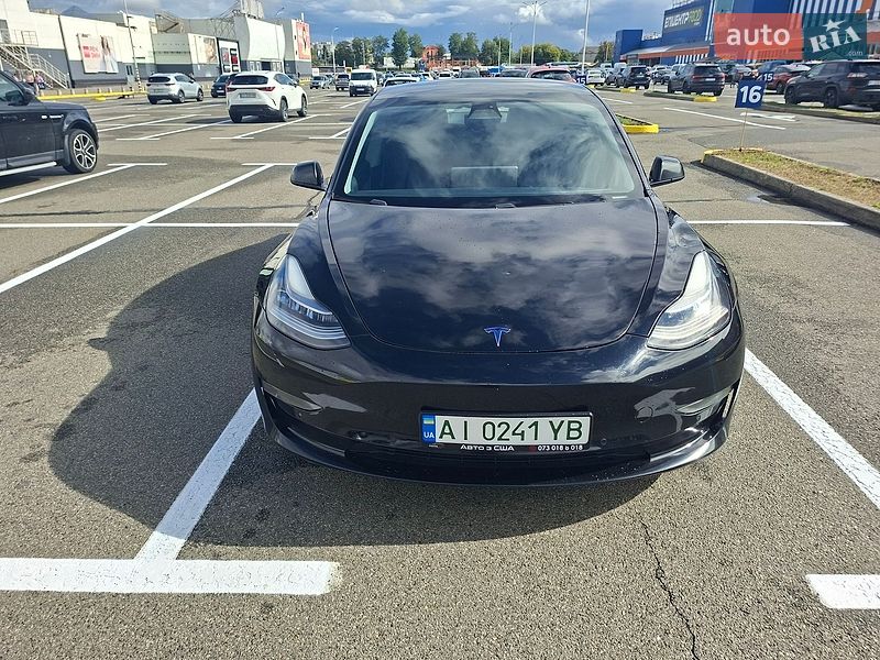 Седан Tesla Model 3 2020 в Киеве