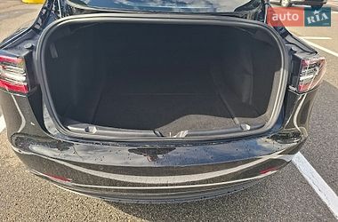 Седан Tesla Model 3 2020 в Киеве