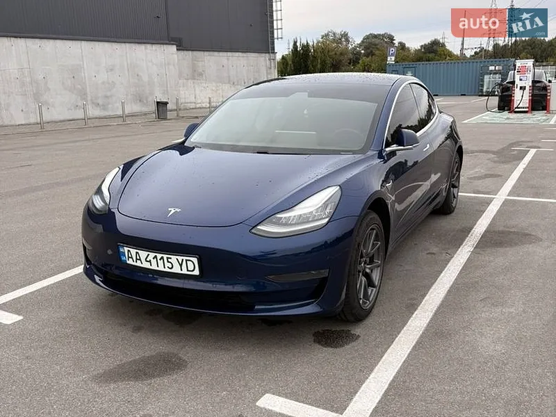 Tesla Model 3 2020