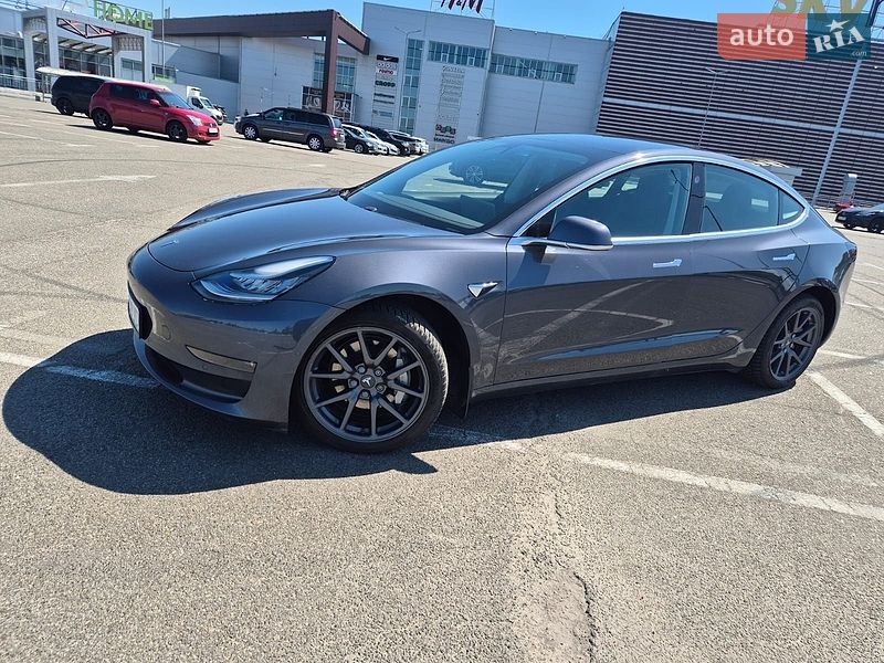 Tesla Model 3 2019