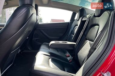 Седан Tesla Model 3 2022 в Коломые