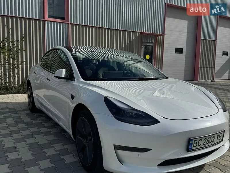 Tesla Model 3 2022