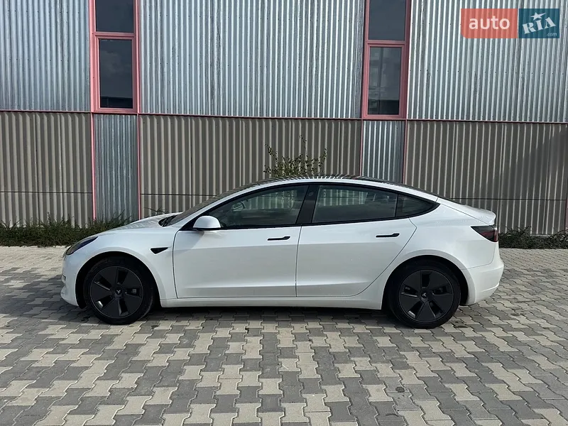 Tesla Model 3 2022