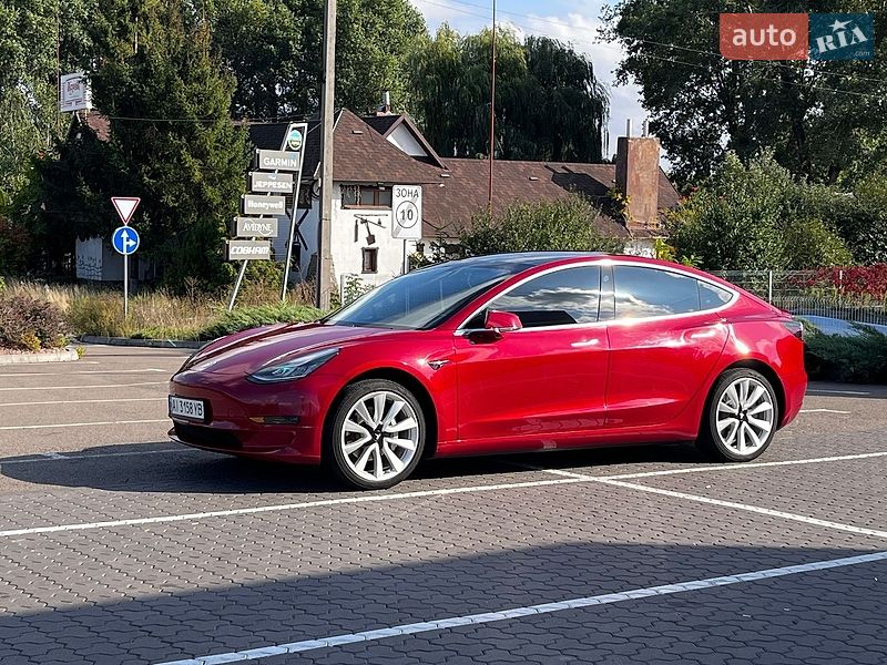 Седан Tesla Model 3 2019 в Киеве