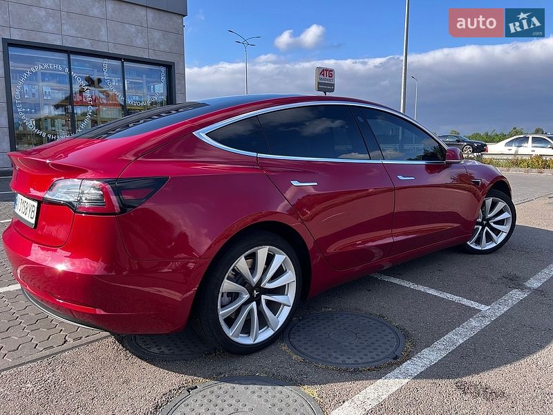 Седан Tesla Model 3 2019 в Киеве