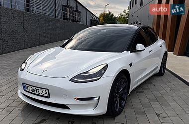 Седан Tesla Model 3 2018 в Луцке