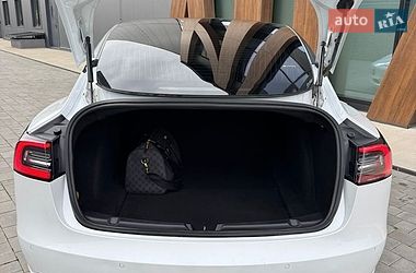 Седан Tesla Model 3 2018 в Луцке