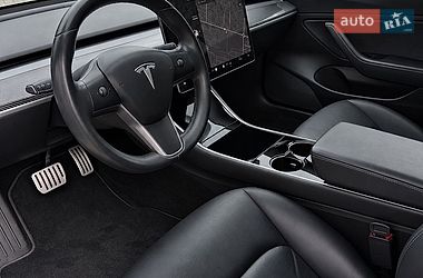Седан Tesla Model 3 2018 в Луцке