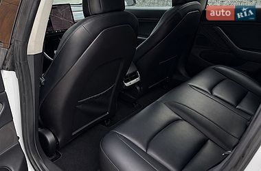 Седан Tesla Model 3 2018 в Луцке