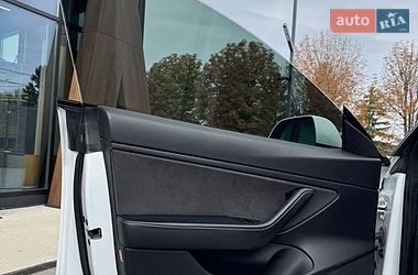 Седан Tesla Model 3 2018 в Луцке