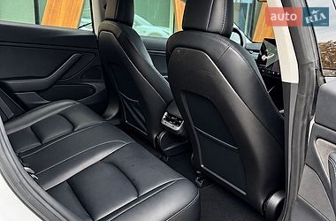 Седан Tesla Model 3 2018 в Луцке