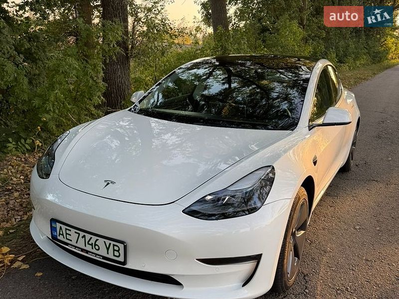 Седан Tesla Model 3 2021 в Днепре