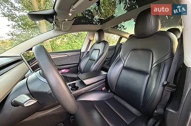 Седан Tesla Model 3 2021 в Днепре