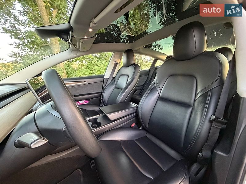 Седан Tesla Model 3 2021 в Днепре
